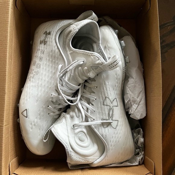 HARD TO FIND Under Armour Spotlight football cleats size 11.5. - Picture 4 of 5